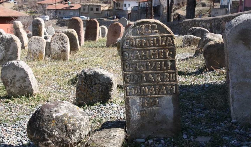 Divriği’de mezarlık krizi: İki mezarlığa defin yasağı geldi