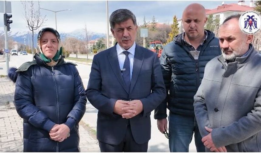 Erzincan yeşile bürünüyor: Ergenekon Bulvarı’na yeni ağaçlar dikildi