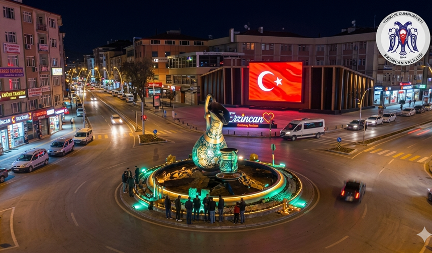 Erzincan’a gece ışığında imza: Şehrin simgeleri göz kamaştırıyor!