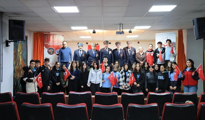 Erzincan’da Gaziler ve Şehit Yakınları Öğrencilerle Buluştu