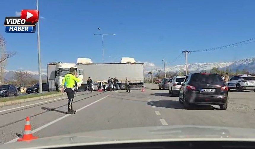 Erzincan’da Trafik Kazası:  2 Kişi Ağır Yaralı