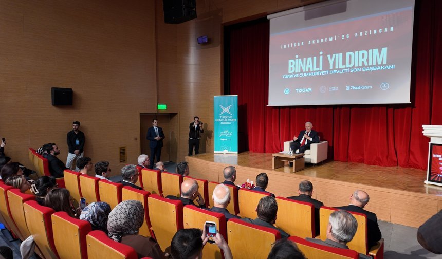 Gençlere Net Mesaj: “Dijital Çağda Direksiyon Sizde!”