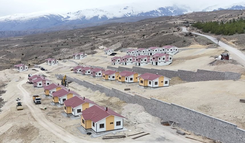 Erzincan'ın İlçesinde Afet Konutlarında Sona Doğru