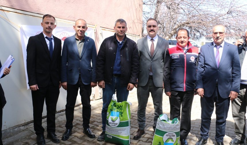 Çayırlı’da Yem Hamlesi: 133 Üreticiye Büyük Destek