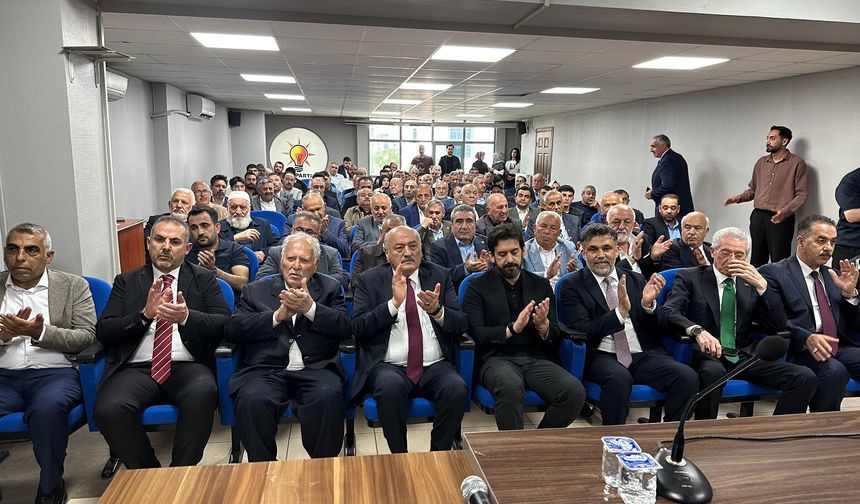 AK Parti Erzincan’da Güç Gösterisi: Teşkilat Bayramlaşmada Kenetlendi