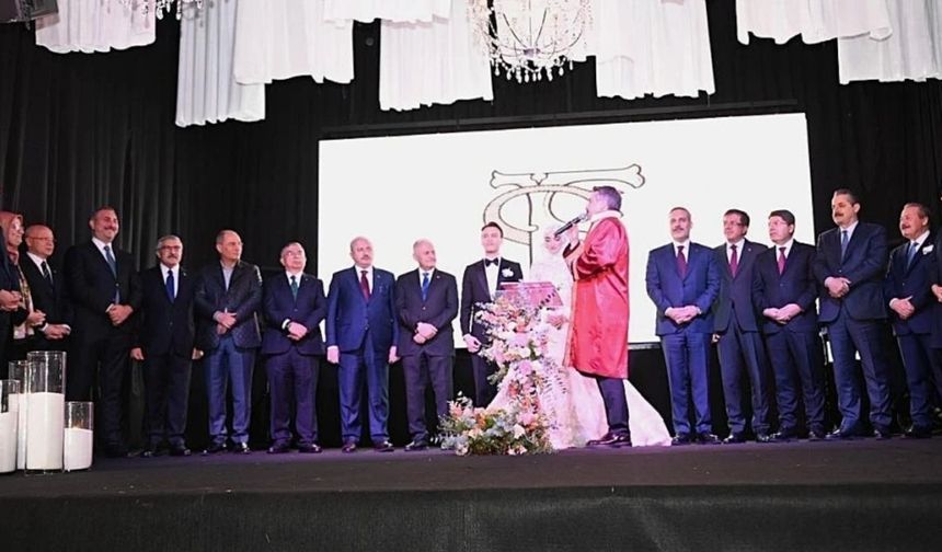 Siyasetin Zirvesi Nikah Masasında Buluştu: Mert Sezai ve Fatma Nur Dünya Evine Girdi