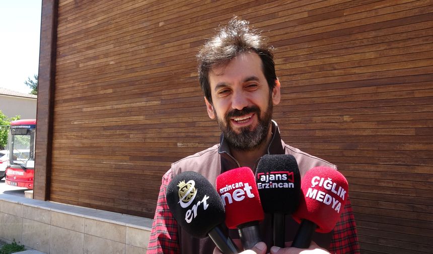 Erzincan Müzesi Önünde Sürpriz Buluşma! Bakan Yardımcısı Mumcu İçini Döktü