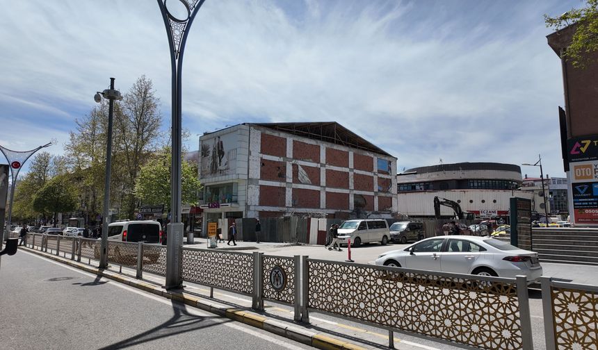Erzincan’da Yıkım Değil "Cerrahi Operasyon"
