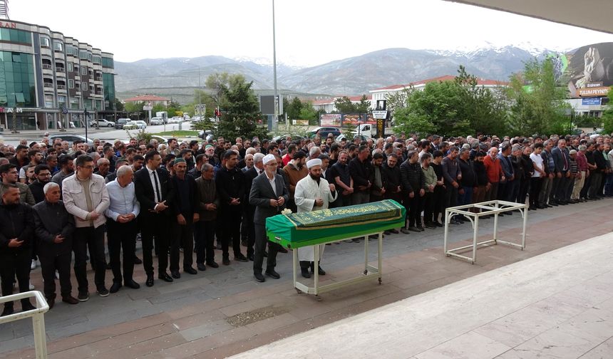 Erzincan’ın "Hızır" Eli Sustu: Yardımsever Hilmi Akpınar’a Veda
