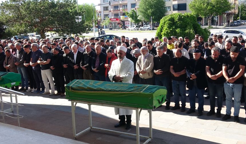 Erzincan'ın Yaşar Ustası Son Yolculuğuna Uğurlandı!