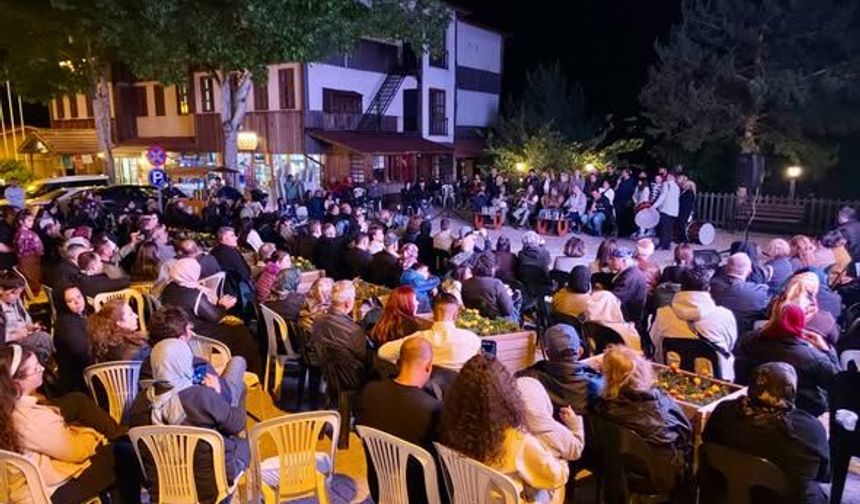 Kemaliye’de Unutulmaz Gece: "Biz Birlikte Güçlü, Birlikte Güzeliz"