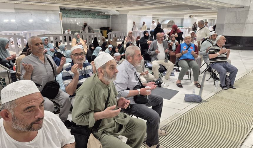 Kutsal Topraklardan Duygulandıran Kareler: Erzincanlı Hacı Adayları Mekke’de