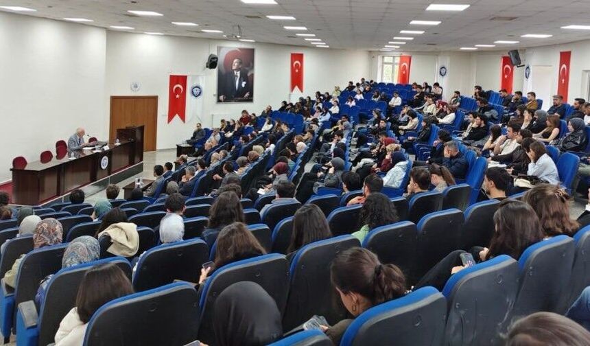 Prof. Dr. Mehmet Akif Aydın Erzincan'da konuştu...