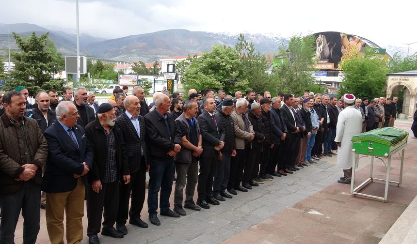 Sessiz Sabah, Acı Haber… Ahmet Kanmaz Son Yolculuğuna Uğurlandı