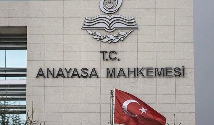 Boşanma Davalarında Yeni Dönem! AYM Süresiz Nafakayı Kaldırdı