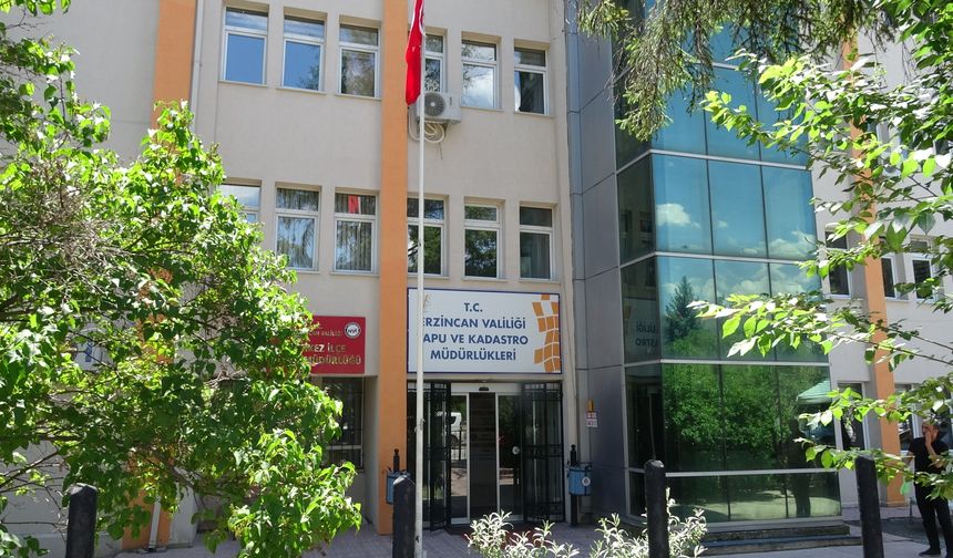 Erzincan Nüfus Müdürlüğü öğrencilerin imdadına yetişti