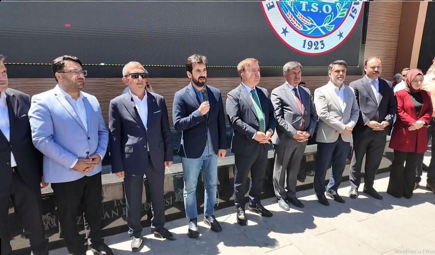 ETSO'nun Aşure İkramına Yoğun İlgi: Bakan Yardımcısı Batuhan Mumcu da Programa Katıldı