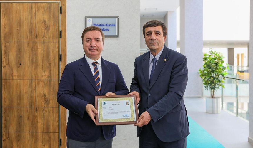 Vali Aydoğdu’dan Oktay Efe’ye Anlamlı Takdir