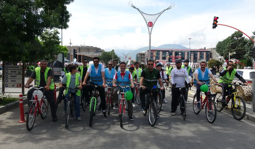 Erzincan’da Bağımlılığa Karşı "Pedal" Barajı: 7’den 60’a Herkes Meydandaydı!