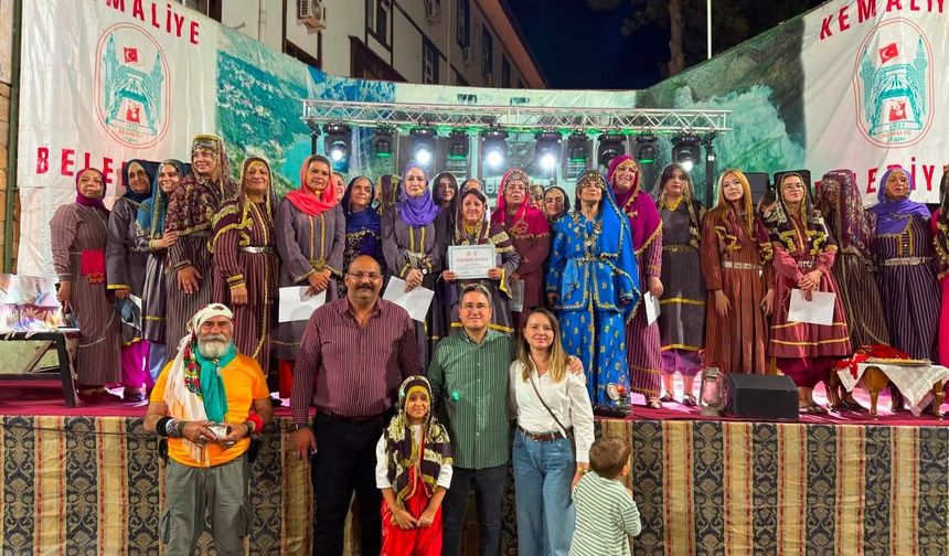 Kemaliye'de Eğin Kınası ve Mani Atışması Geleneği Yeniden Yaşatıldı