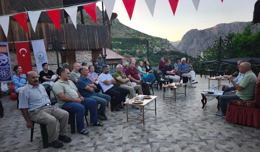 Kemaliye'de "Yaşayan Kütüphane Söyleşisi" Kültürel Hafızaya Işık Tuttu