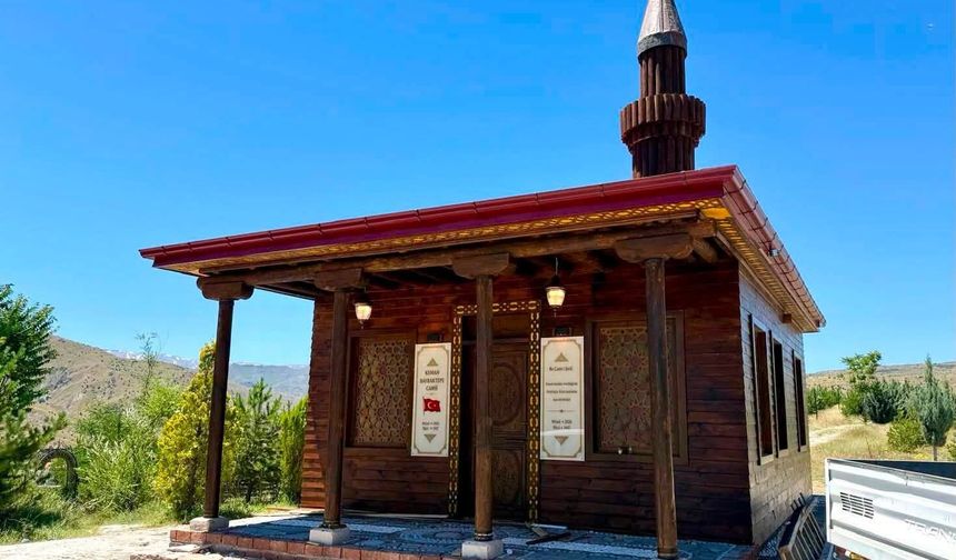 Kemah’ta muhteşem eser ibadete açıldı