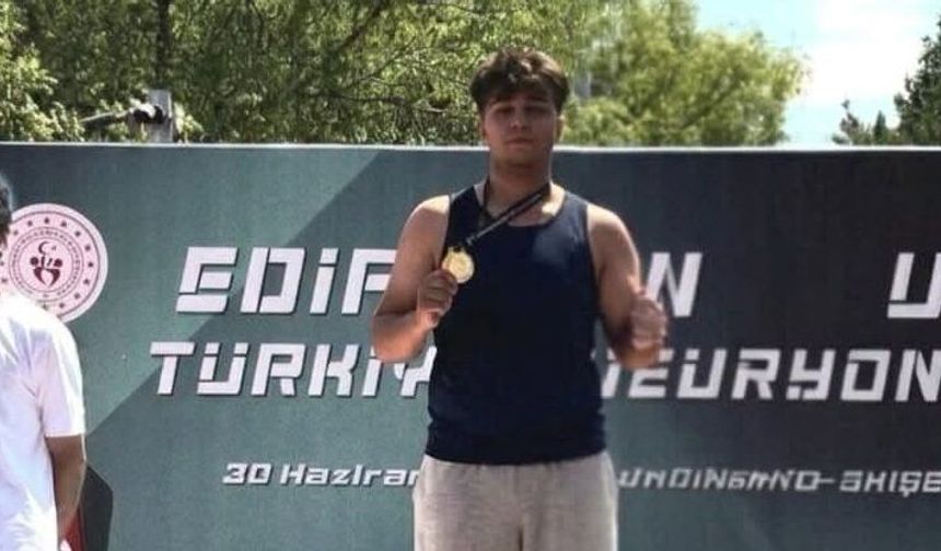 Erzincanlı Sporcu Poyraz Aslan, Türkiye Şampiyonu Oldu