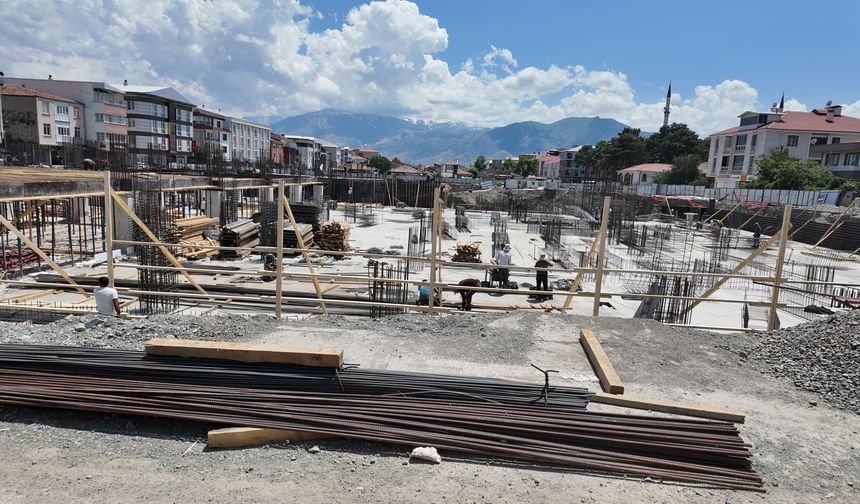 Erzincan Çarşısı'nda Yeni Yapılar Yükselmeye Başladı