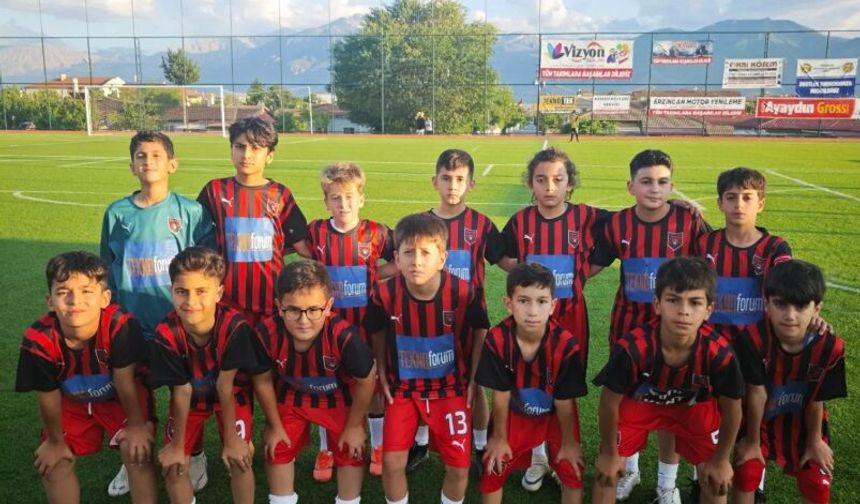 15 Temmuz Turnuvasında İlk Düdük Çaldı: Erzincan'da U11 Heyecanı Başladı