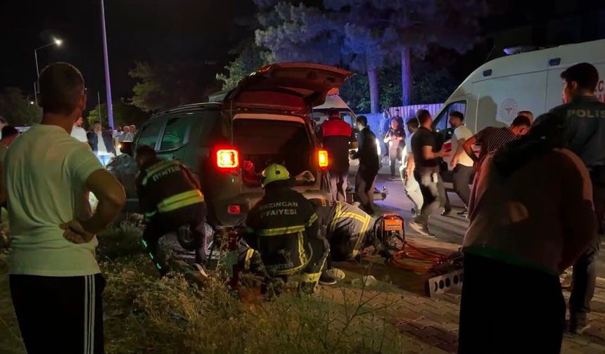 Erzincan'da Korkutan Kaza: Motosiklet Sürücüsü Otomobilin Altında Kaldı