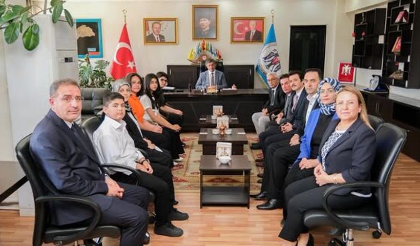 Erzincan'ın Gururu Oldular! 500 Tam Puan Alan Şampiyonlara Başkan Aksun'dan Özel Tebrik