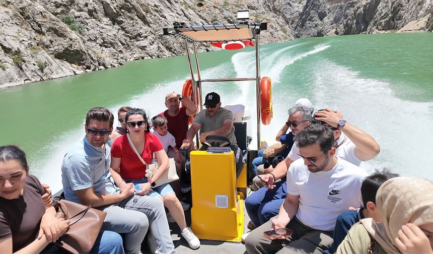 Erzincan’ın İlçesindeki Bu Manzara Dünya’da 2’inci sırada. İşte O görüntüler