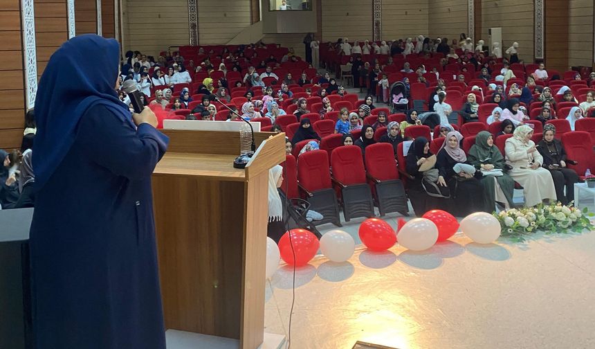 Erzincan'da 220 Öğrenci İlâhî Yarışmasında Aynı Heyecanı Paylaştı