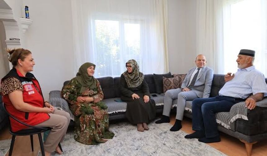 Erzincan'da Şehit Ailesine Anlamlı Buluşma: "Emanetiniz Emanetimizdir"