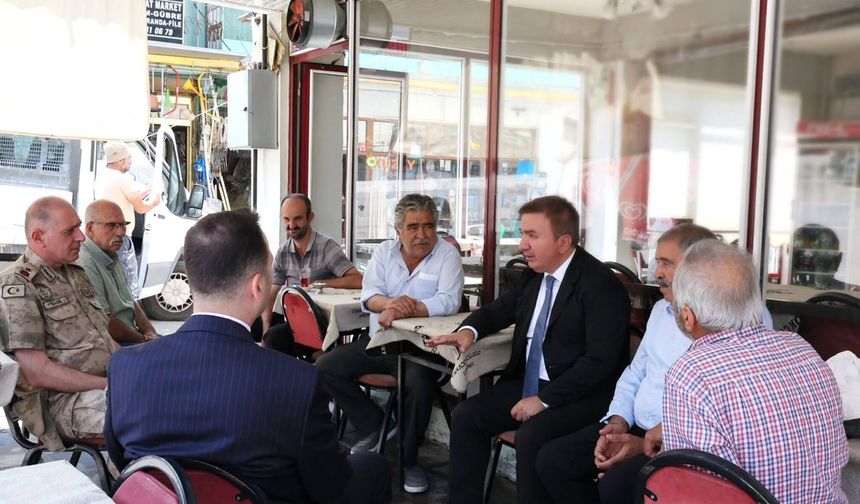 Vali Hamza Aydoğdu Üzümlü’de vatandaşlarla bir araya geldi