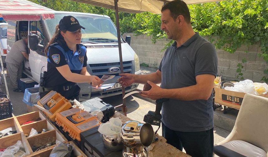 Erzincan’da Polisten Pazar Yerinde Farkındalık Çalışması