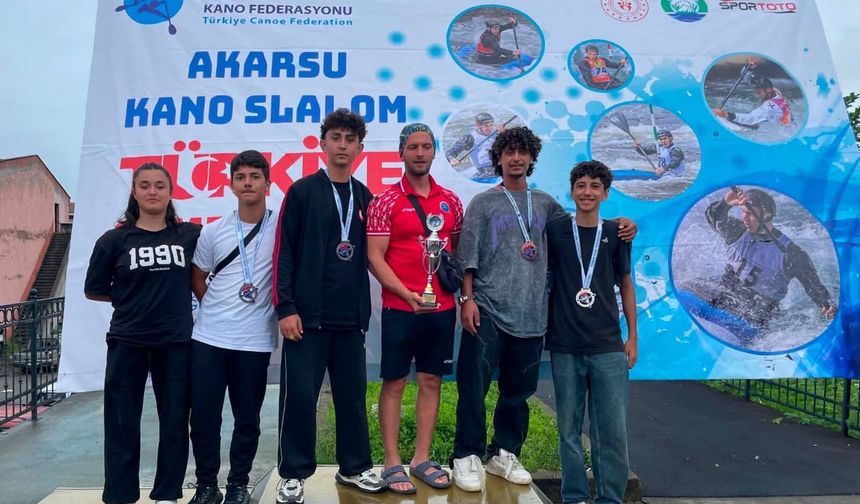 Erzincanlı Kano Sporcuları Türkiye Şampiyonası'ndan Derecelerle Döndü