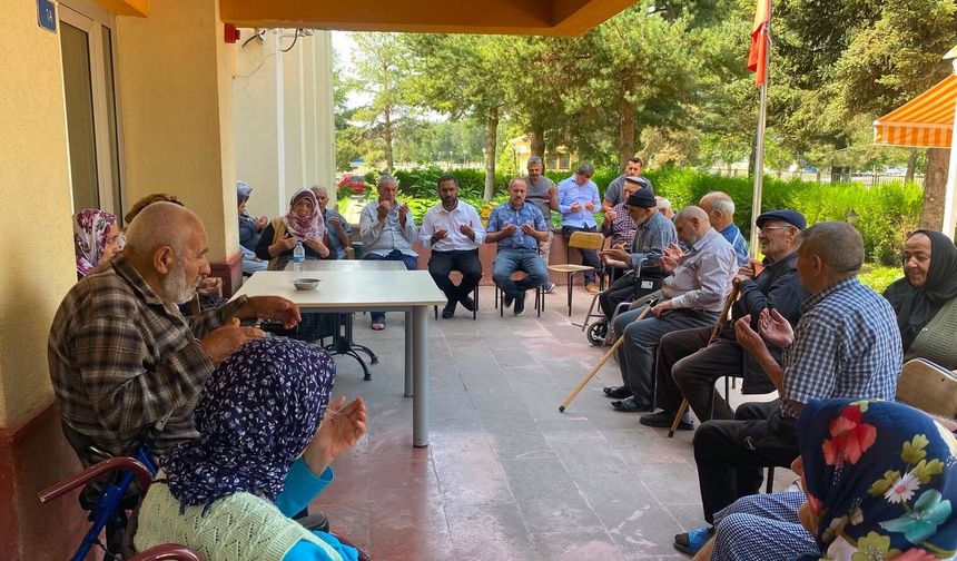 Erzincan'da Huzurevi Sakinleri Mevlid Kandili’nde Bir Araya Geldi