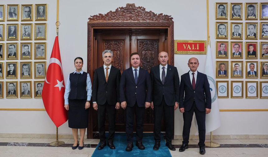Rektör Kuyrukluyıldız ve Ekibi Vali Aydoğdu ile Bir Araya Geldi