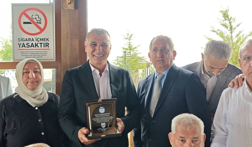Başkan Bayram’a Çalışmaları Nedeniyle Plaket! Erzincan’da Anlamlı Buluşma