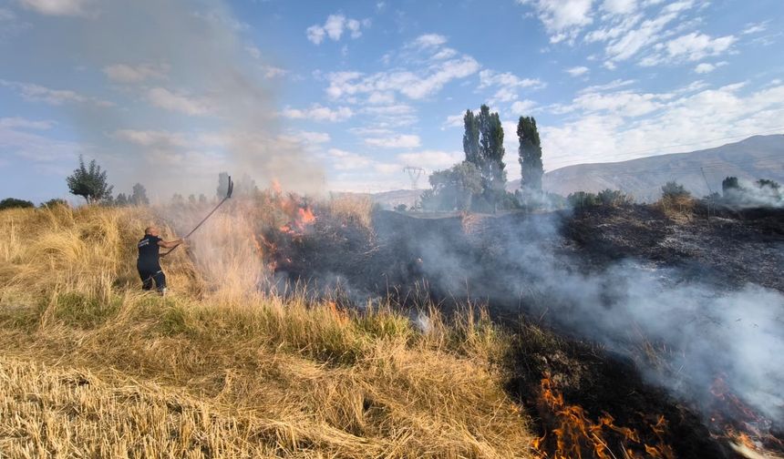 Erzincan’da Arazi Yangını Paniğe Neden Oldu