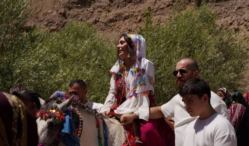 Fatma Coşkun, Kemaliye Pekmez Festivali'nin Yeni Ağası Oldu: İşte Ağalık Ücreti...