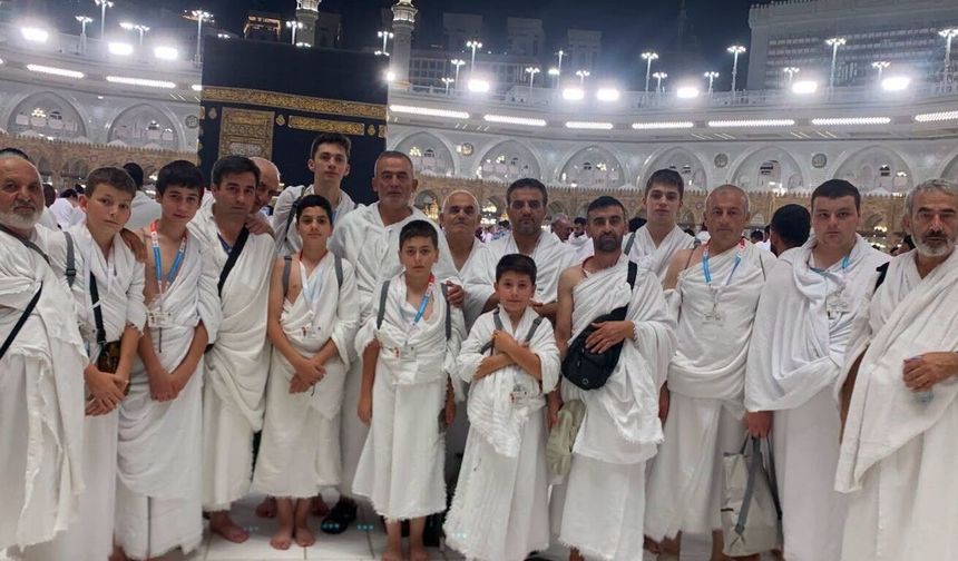 Erzincan İl Müftülüğü Paylaştı: Umre Ödüllü Öğrenciler Mekke’de
