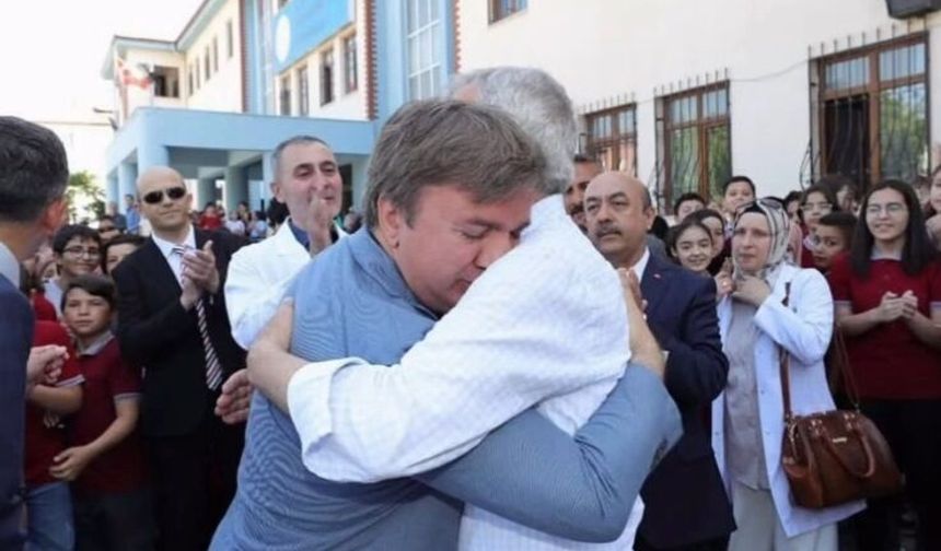 Vali Aydoğdu'dan Yürek Burkan Veda: "Sen de Gitmişsin Tekin Hocam"