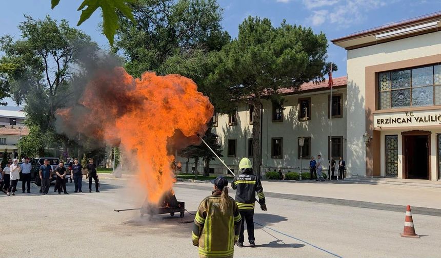 Erzincan Valiliği’nde nefes kesen yangın tatbikatı