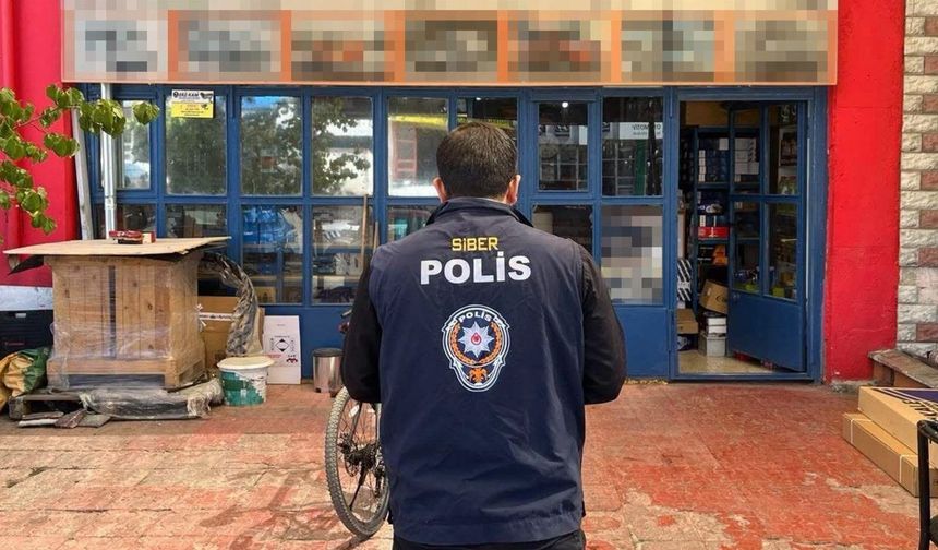 Erzincan'da Dijital Tehlikelere Karşı Siber Polisler Sahada