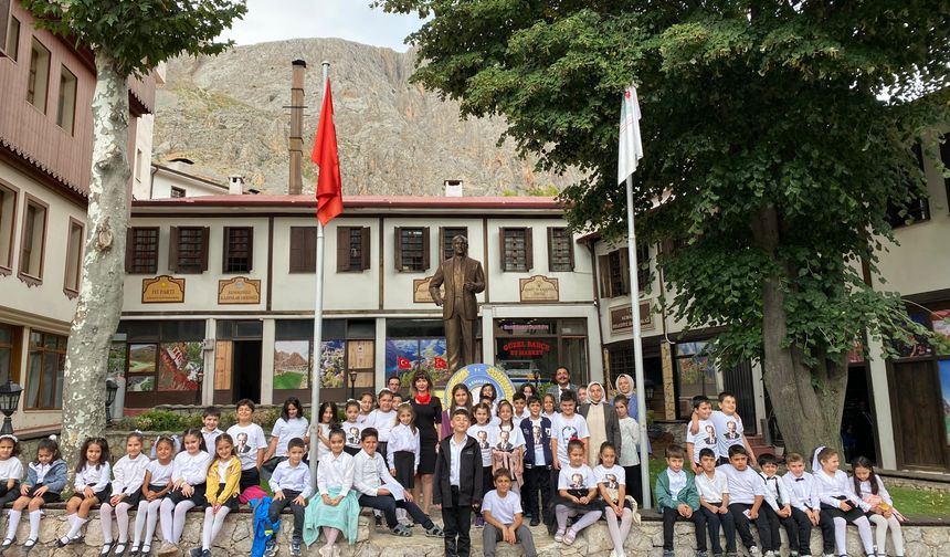 Kemaliye’de İlköğretim Haftası Coşkuyla Kutlandı