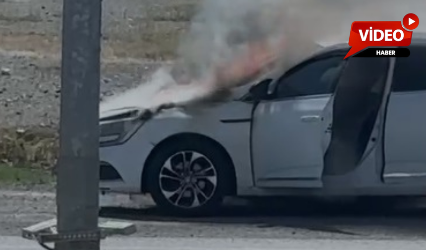 Erzincan’da Seyir Halindeki Araç Alev Alev Yandı!