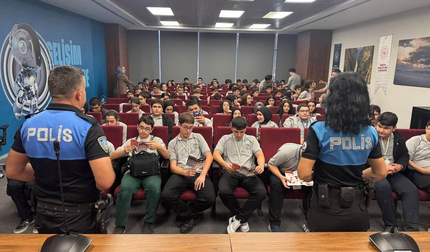 Erzincan’da Öğrencilere Siber Güvenlik ve Güvenli İnternet Eğitimi
