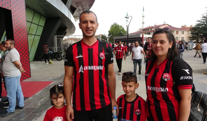 Erzincanspor Taraftarı Tek Yürek! Stadı Maç Öncesi Coşku Sardı